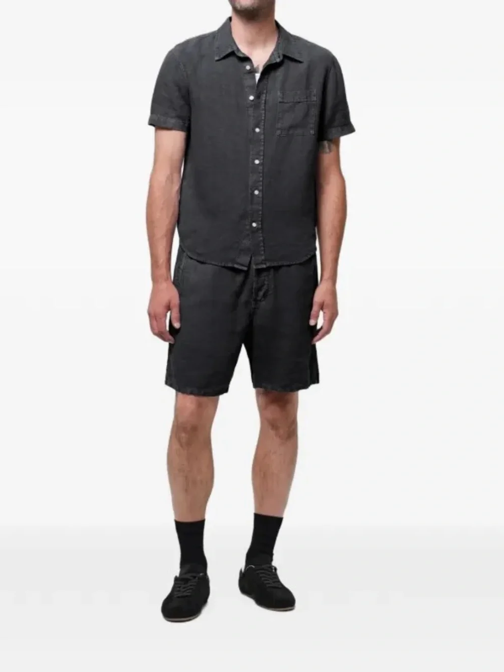 Citizens of Humanity Declan Drawstring Shorts in a Washed Black, Size 27
